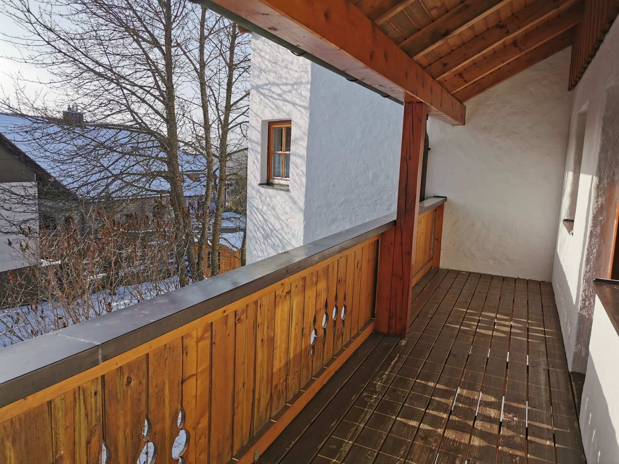 Mit komplett eingerichteter Küchenzeile im Wohnraum-Image-tags.info