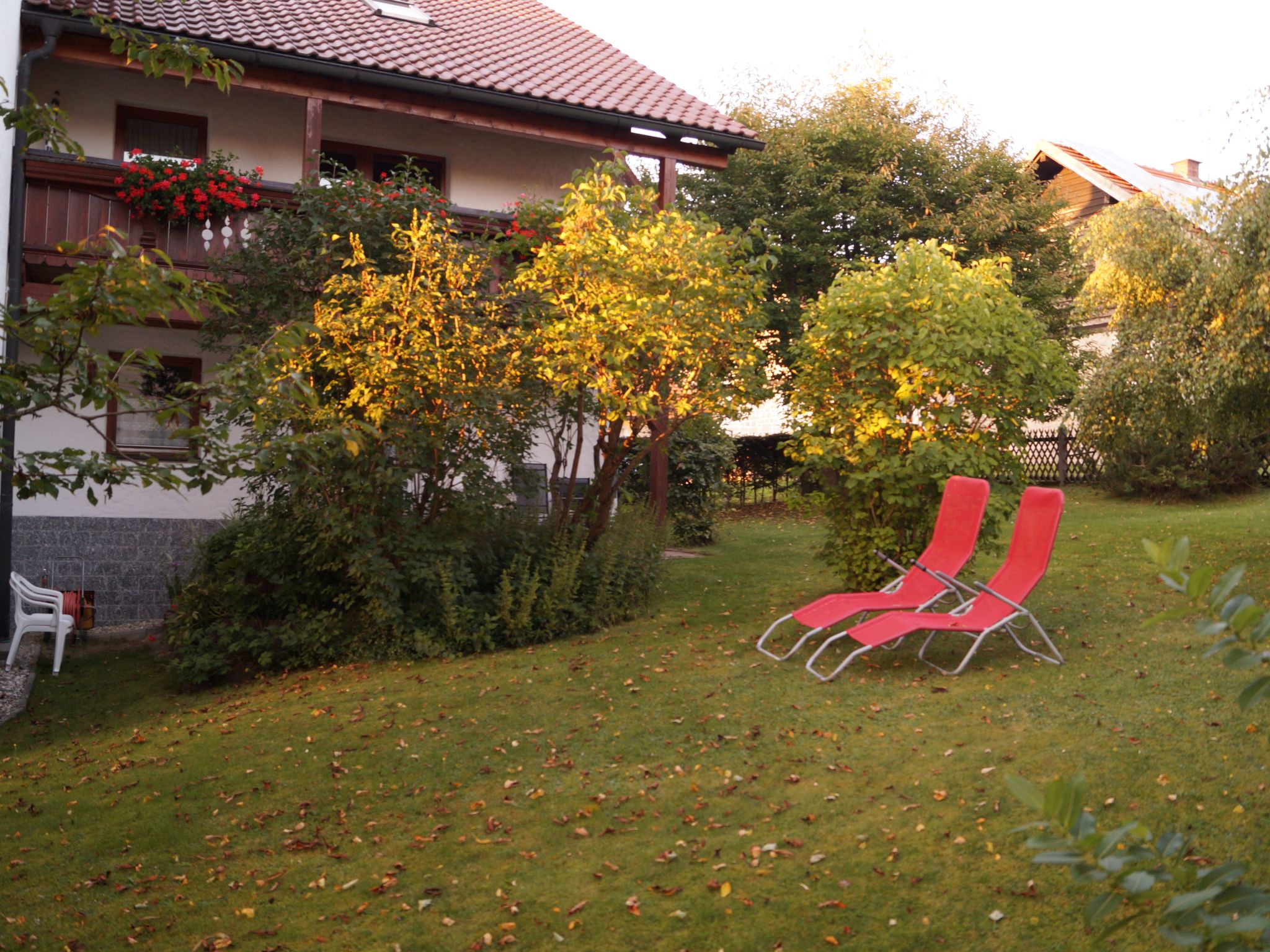 In Ludwigsreut mit Terrasse, Garten und Grill-Image-tags.info