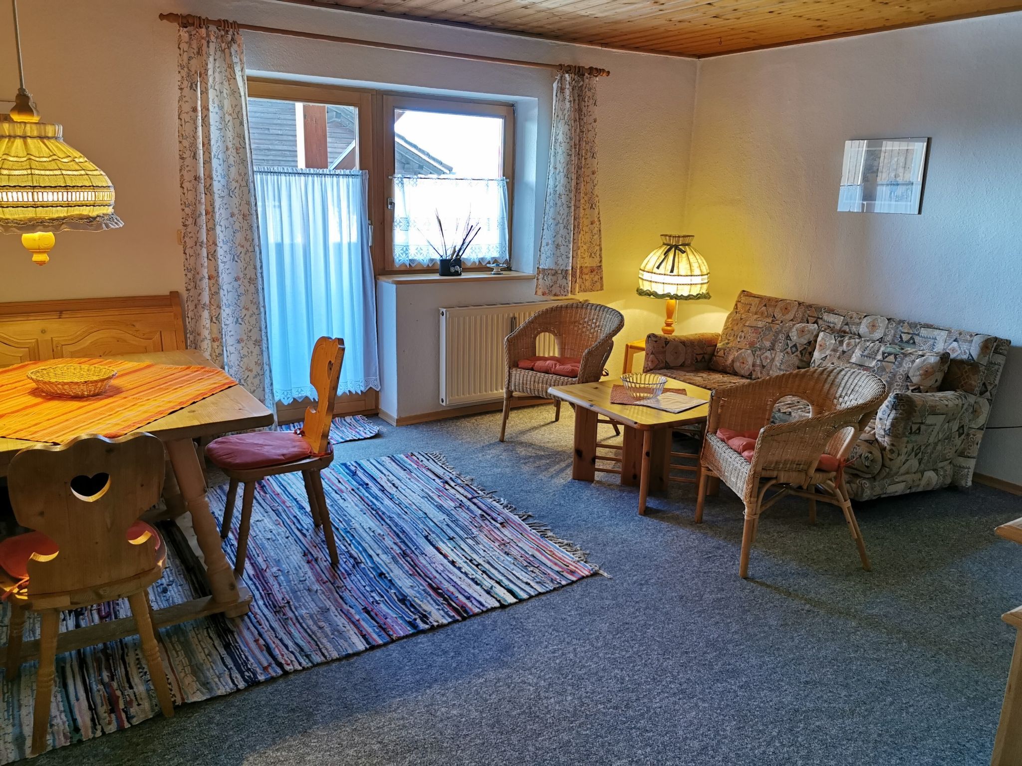 Wohnung mit einem schönen großen Balkon-Image-tags.info