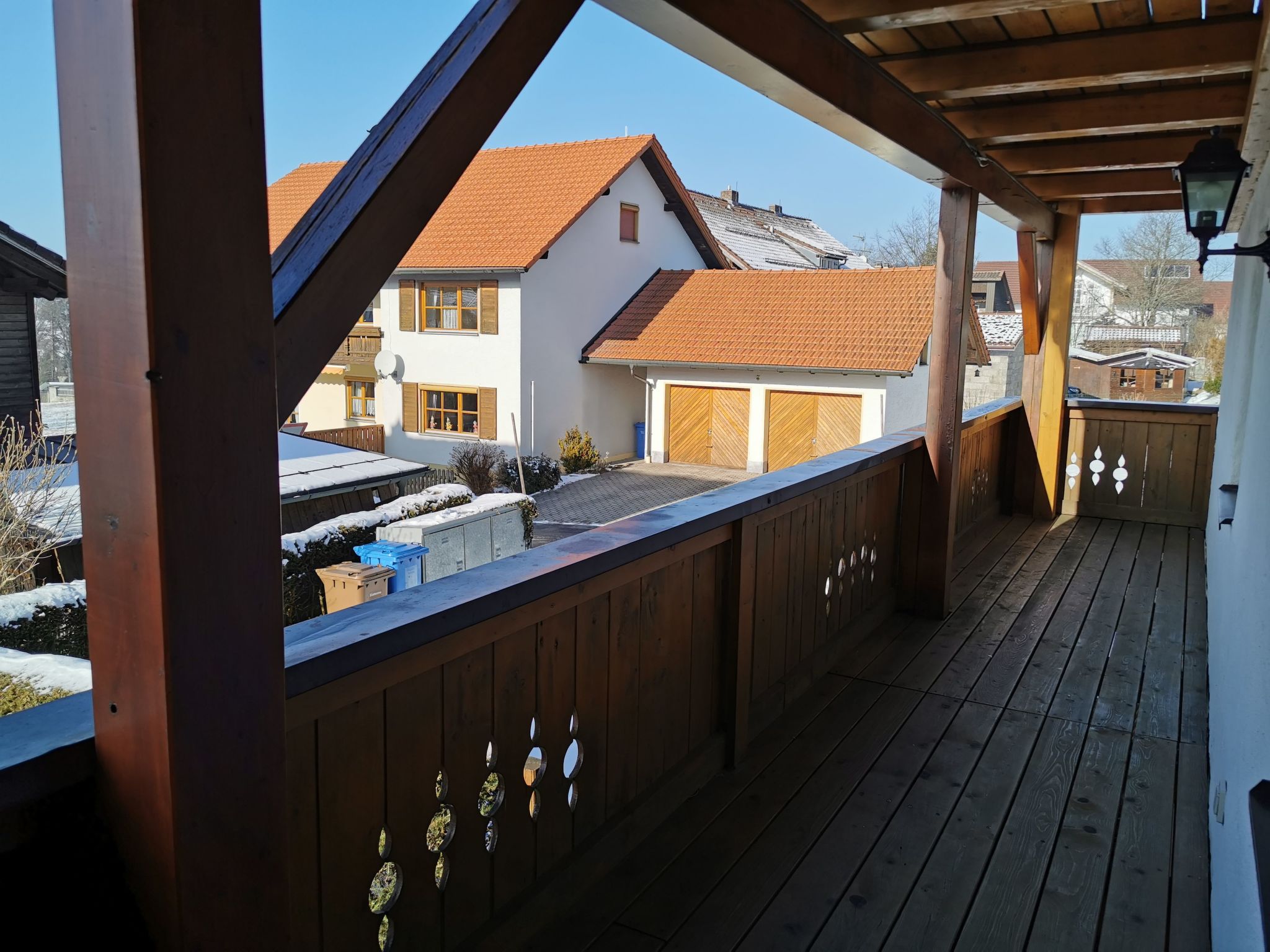 Wohnung mit einem schönen großen Balkon-Image-tags.info