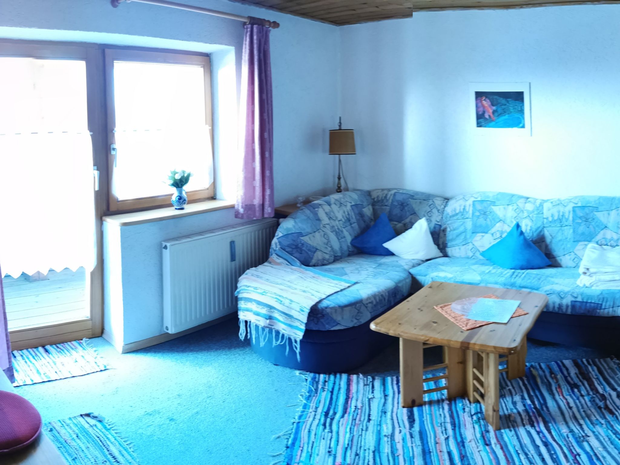 Mit komplett eingerichteter Küchenzeile im Wohnraum-Image-tags.info