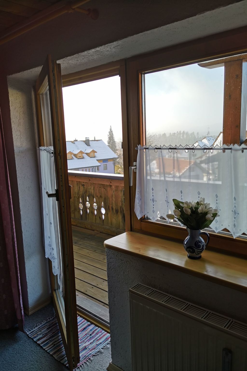 Mit komplett eingerichteter Küchenzeile im Wohnraum-Image-tags.info