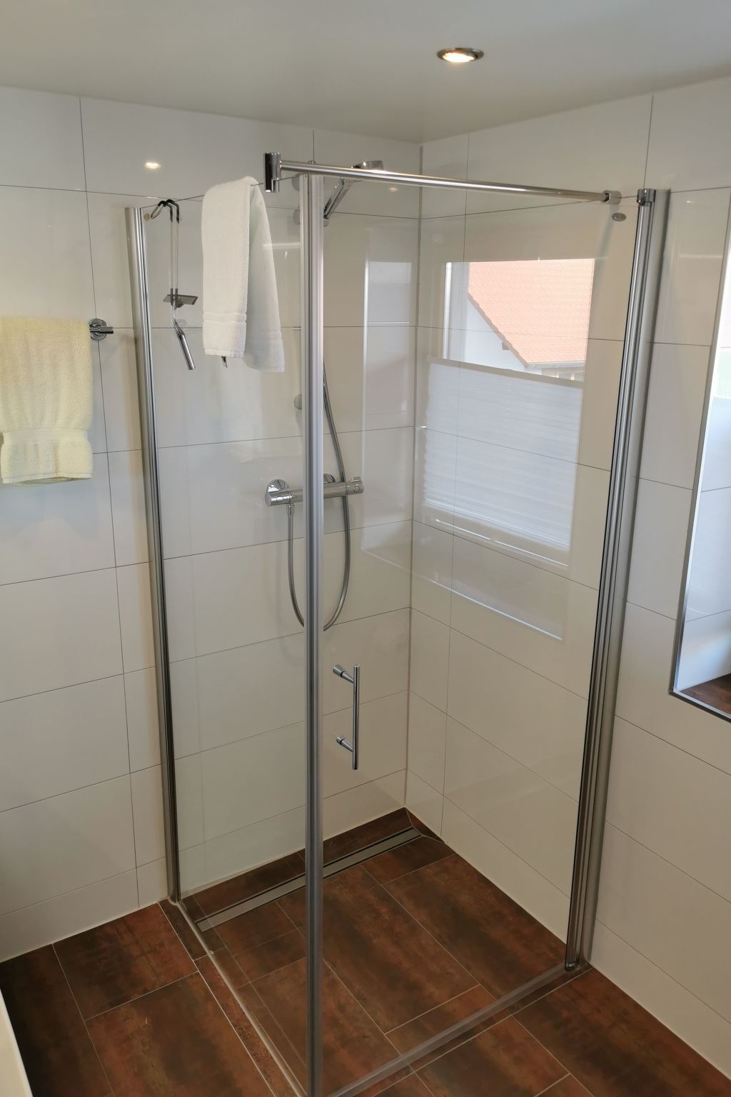 Mit komplett eingerichteter Küchenzeile im Wohnraum-Image-tags.info