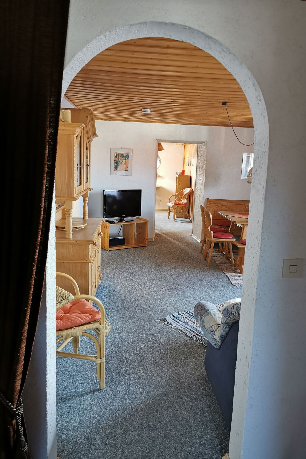 Mit komplett eingerichteter Küchenzeile im Wohnraum-Image-tags.info