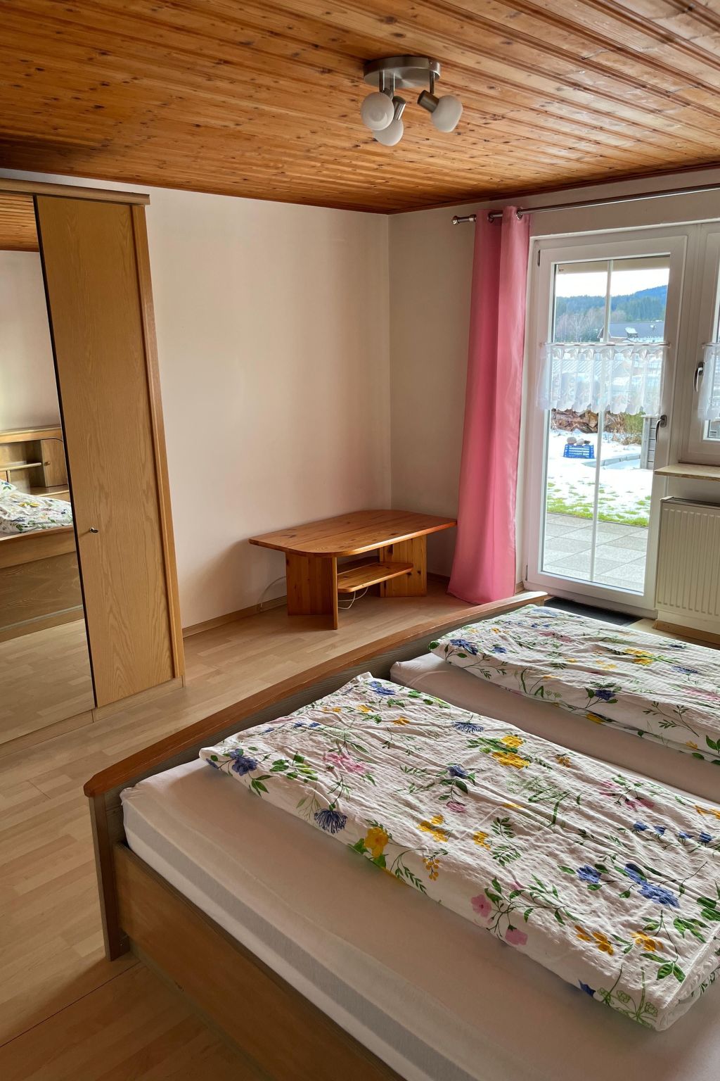 In Ludwigsreut mit Grill und Garten-Inside