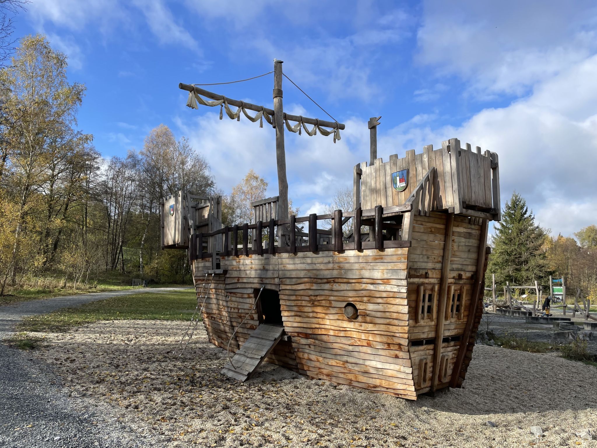 Haus am See mit Fasssauna, Liegewiese und Grill