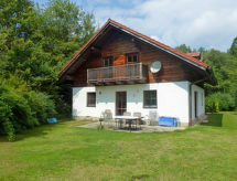 Vrijstaande woning met 27.000 m² privéterrein aan de Ilztal - thumbnail 1