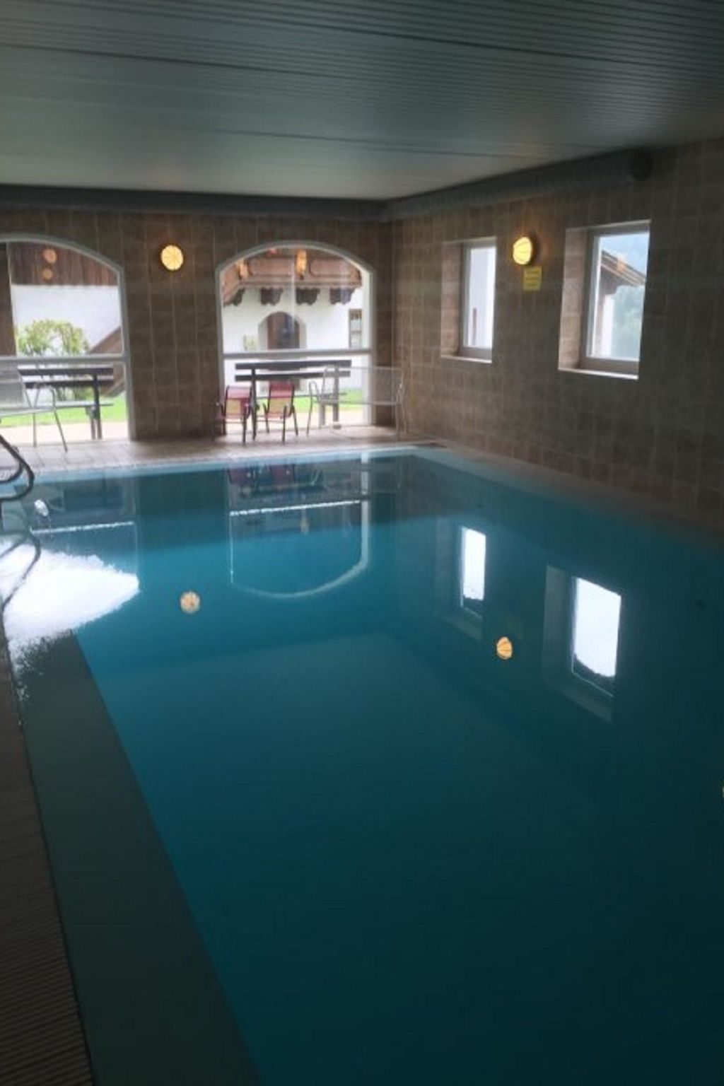 Wohnung mit möblierter Terrasse und Waldblick-Binnen