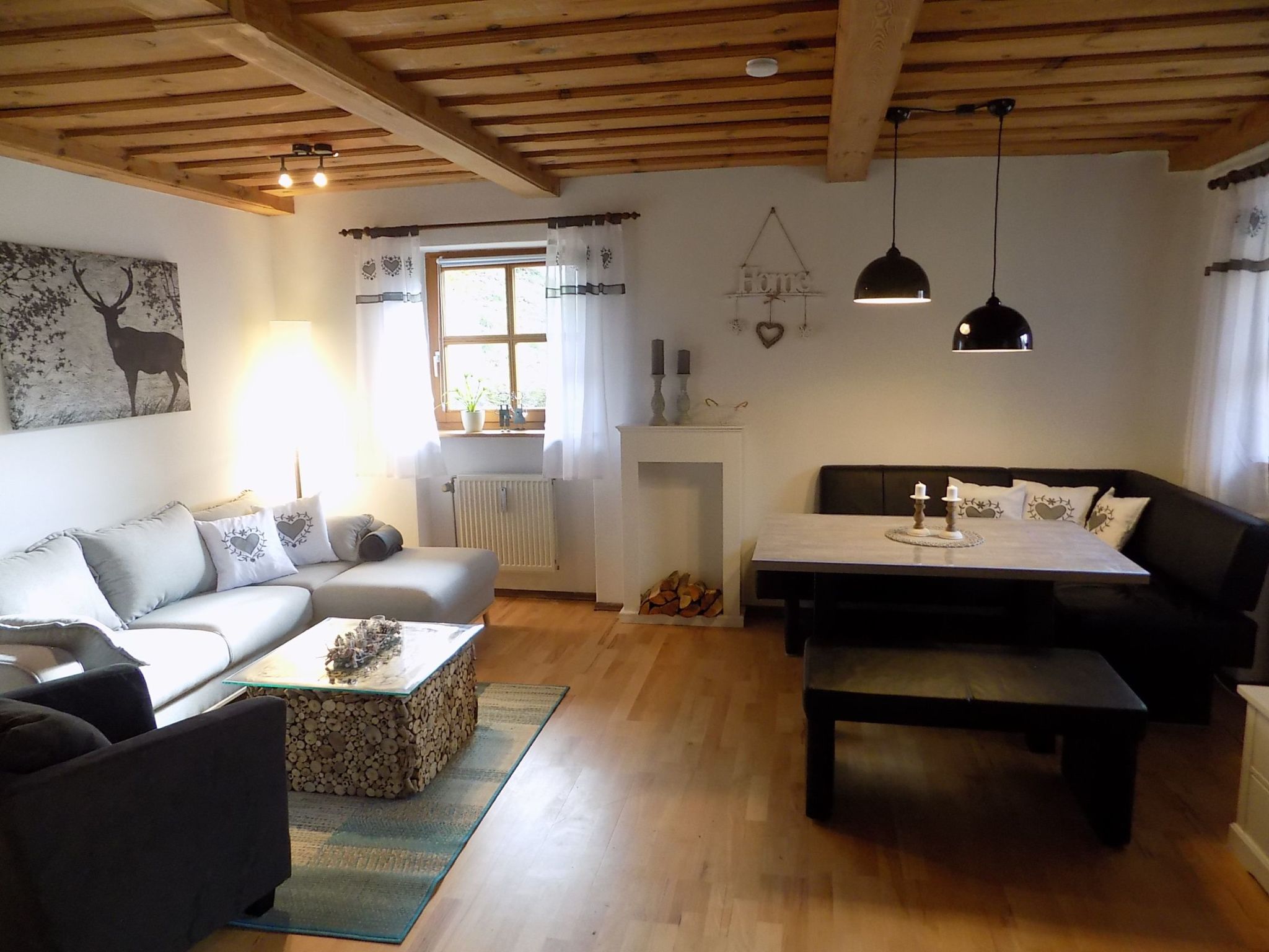 Wohnung mit möblierter Terrasse und Waldblick-Binnen