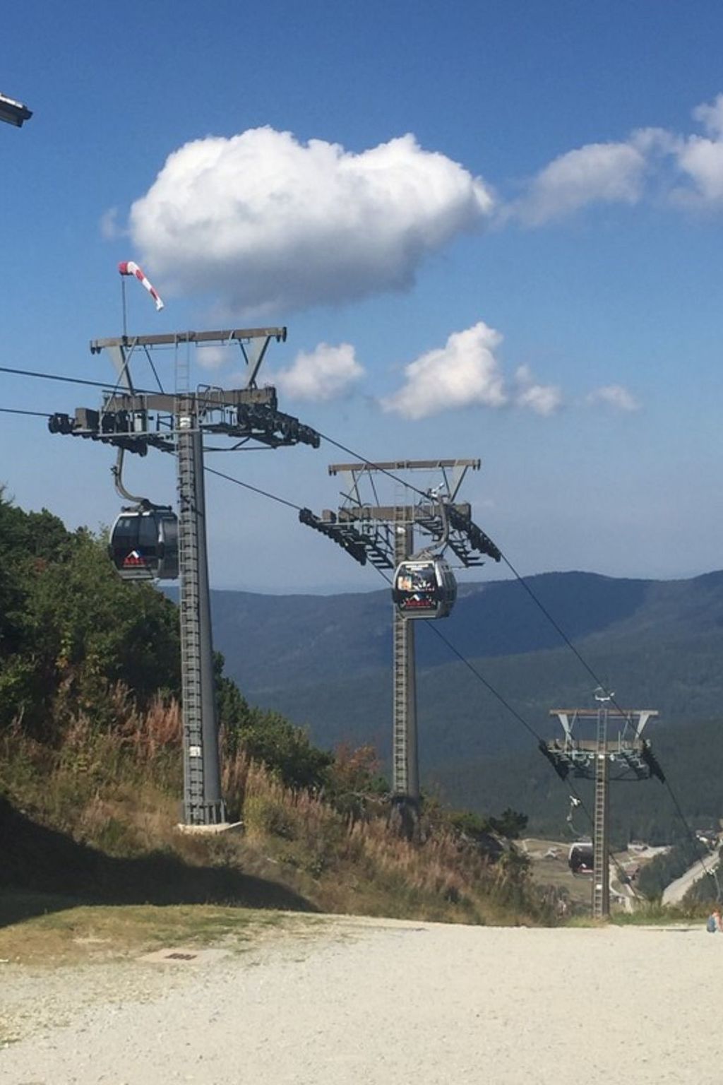 Wohnung mit möblierter Terrasse und Waldblick-Binnen