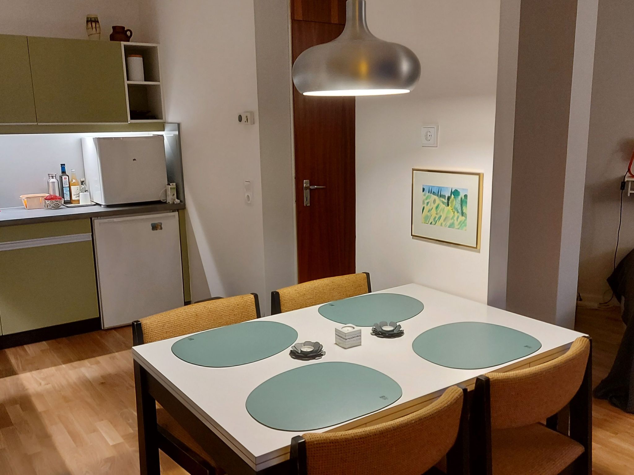 Große Wohnung in Gleislhof mit Möbliertem Balkon