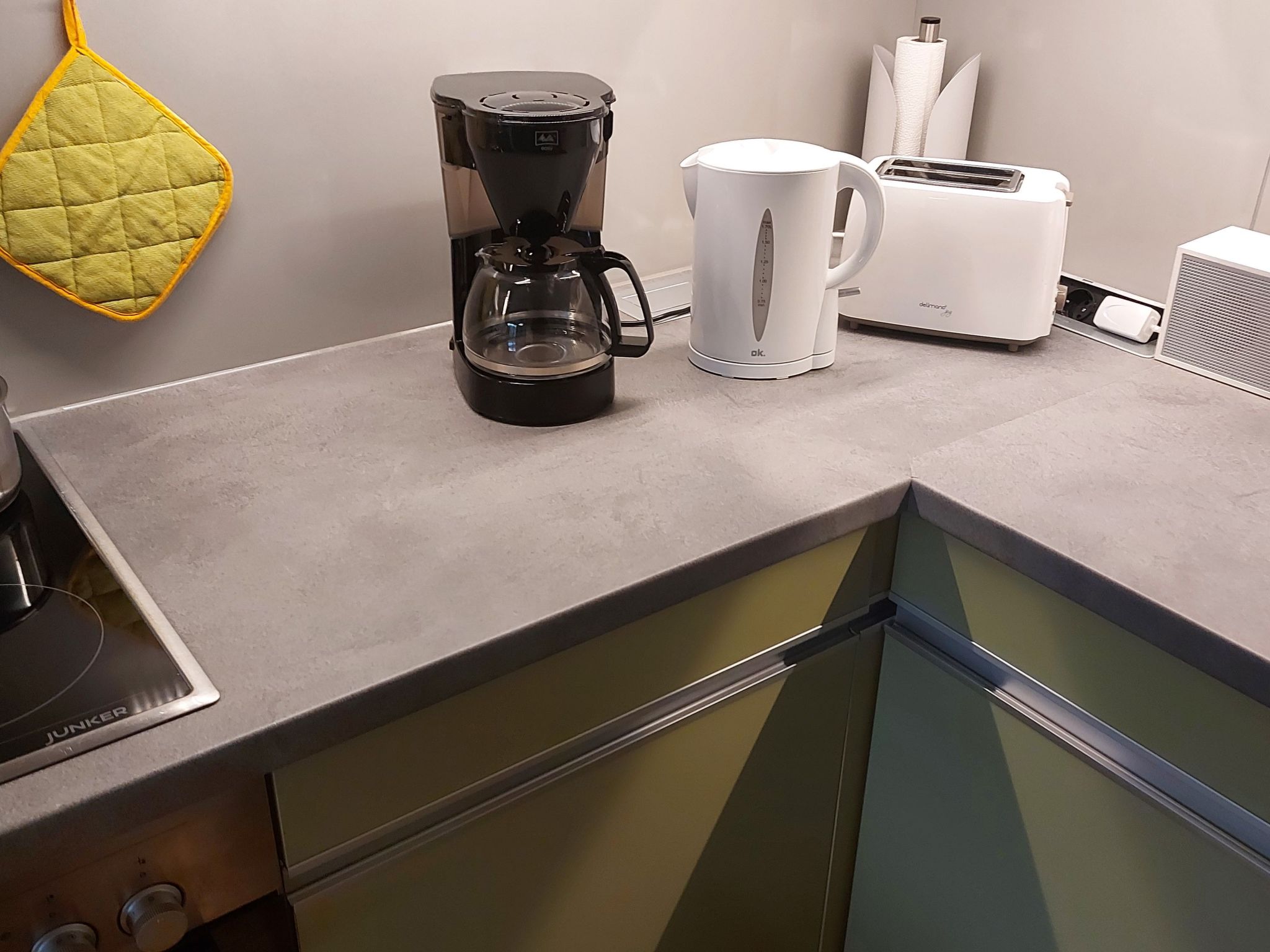 Große Wohnung in Gleislhof mit Möbliertem Balkon-Binnen