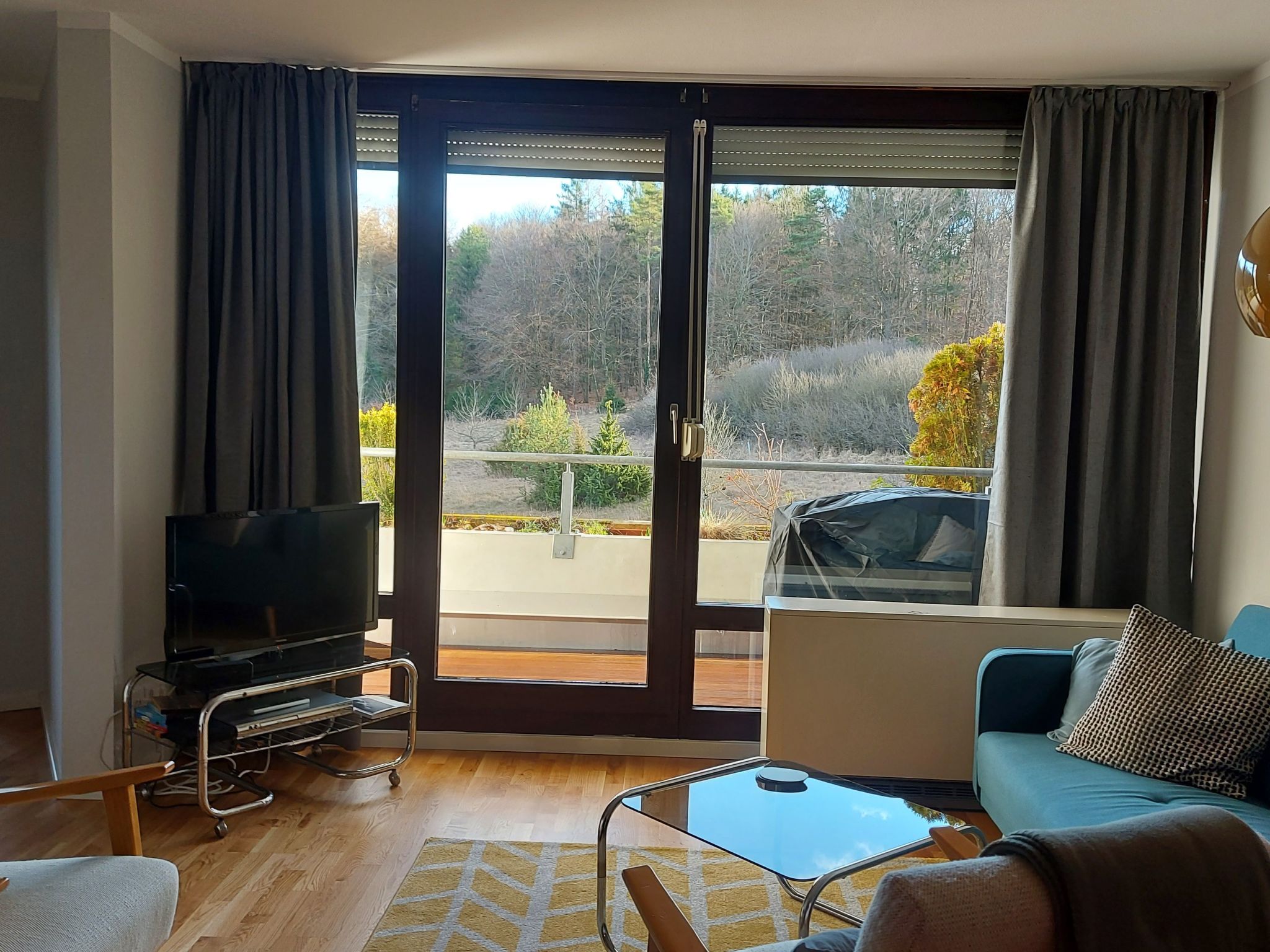 Große Wohnung in Gleislhof mit Möbliertem Balkon-Binnen