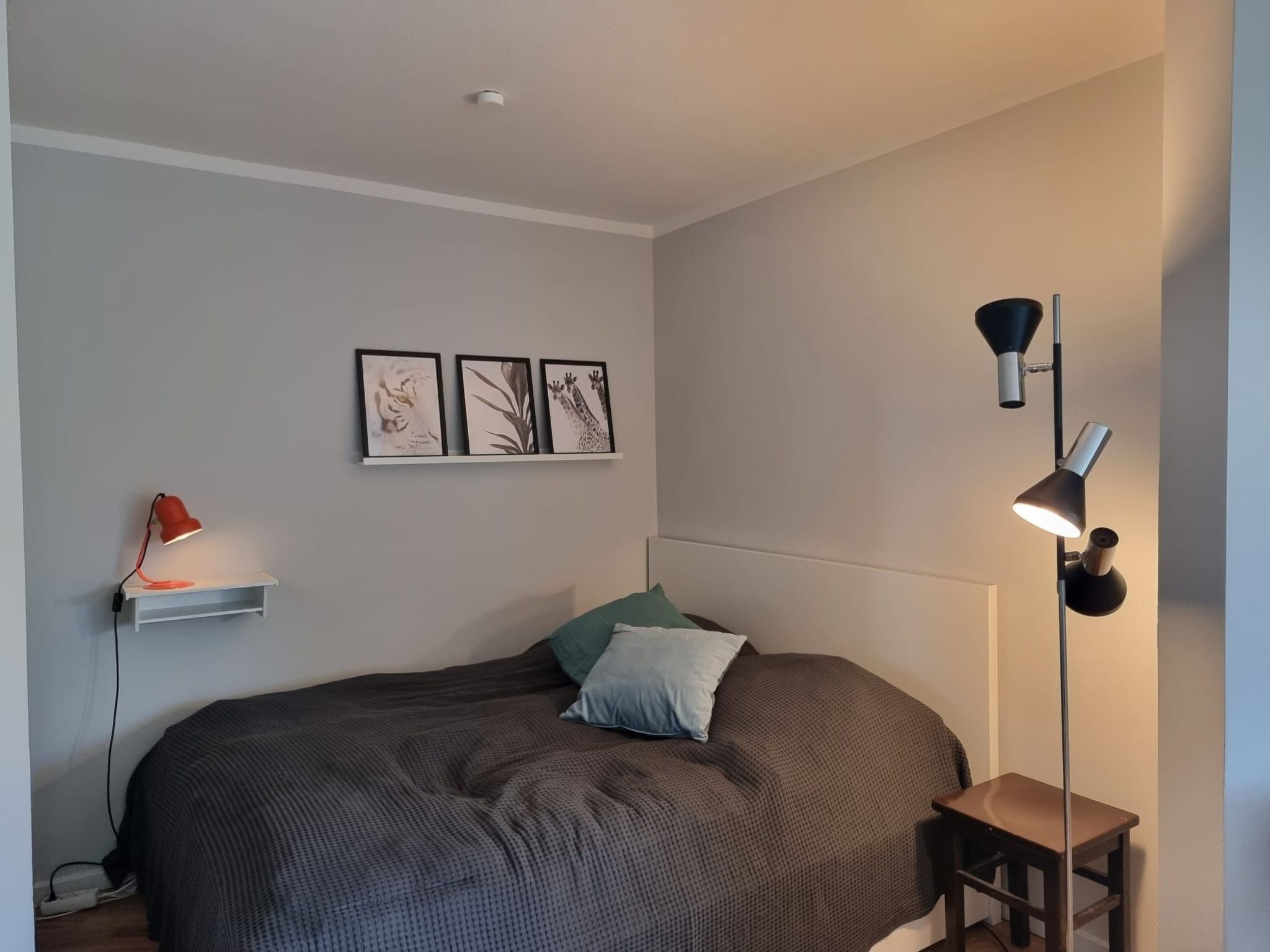 Große Wohnung in Gleislhof mit Möbliertem Balkon-Binnen