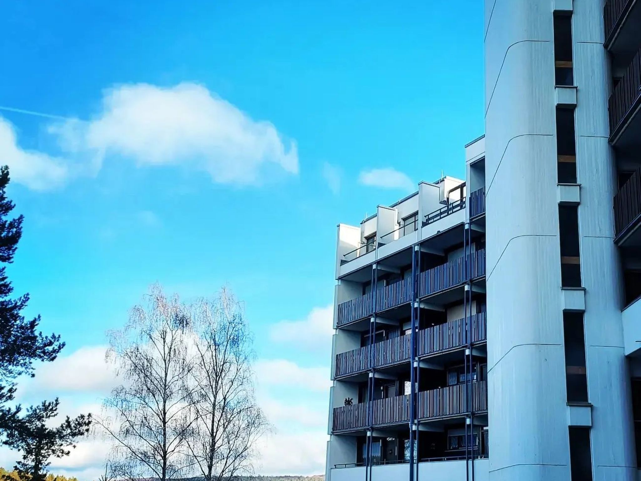 Große Wohnung in Gleislhof mit Möbliertem Balkon-Buiten