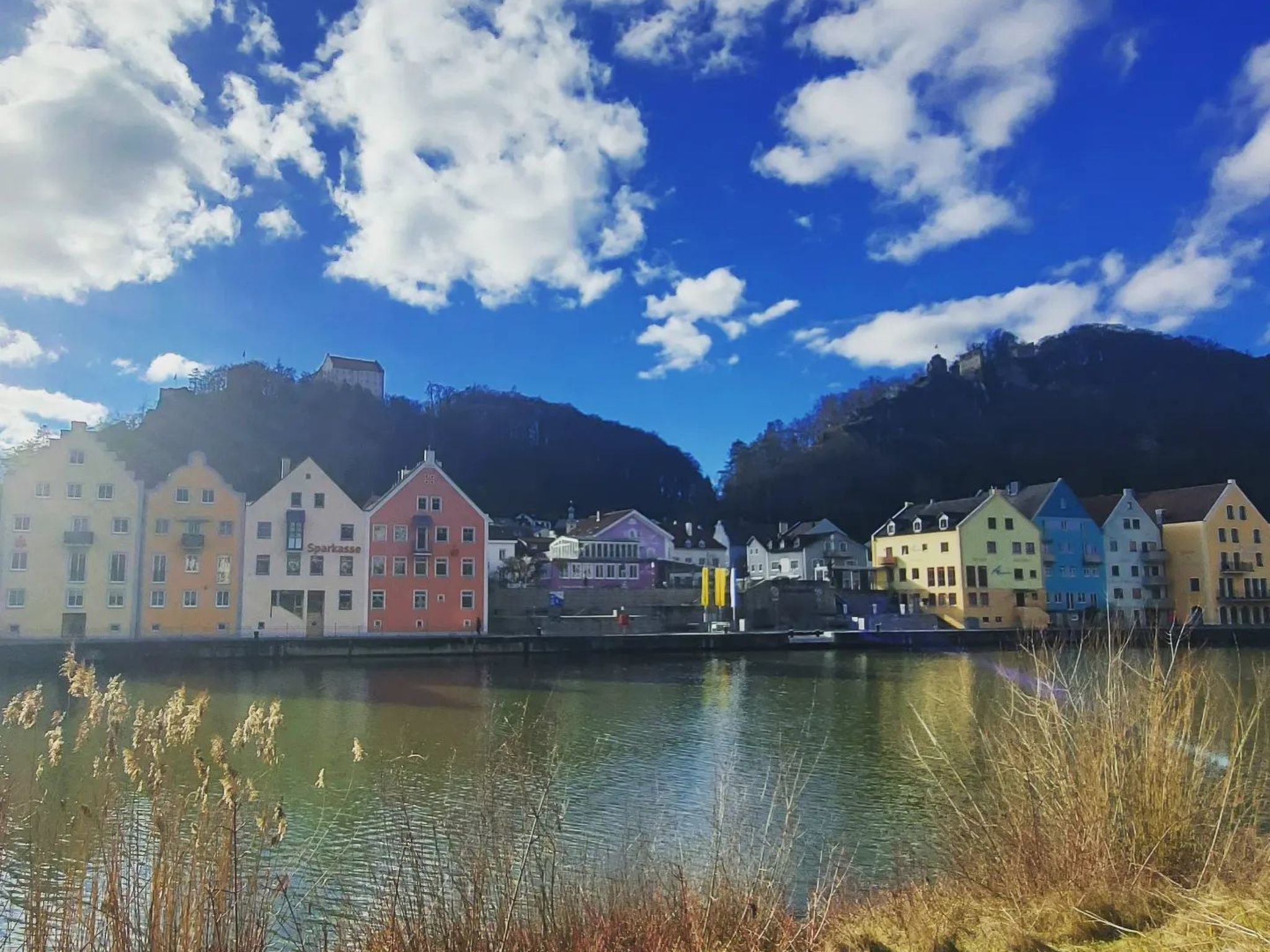 Große Wohnung in Gleislhof mit Möbliertem Balkon-Buiten