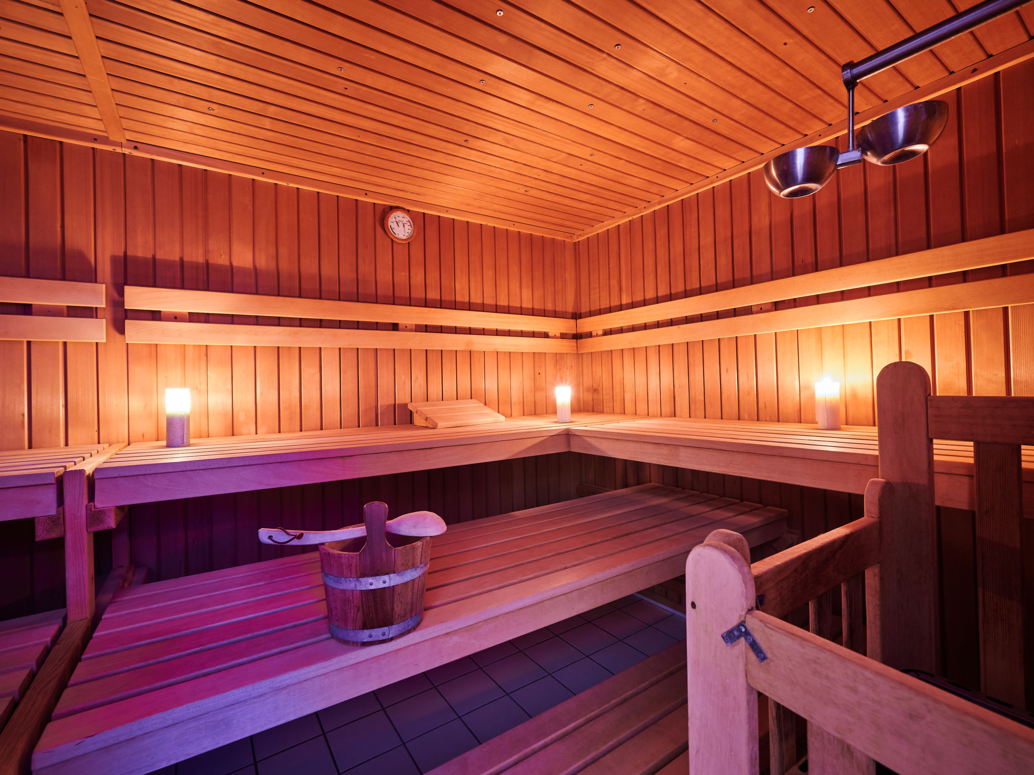 Heckenrose mit Badewelt und Sauna inkl. - Binnen