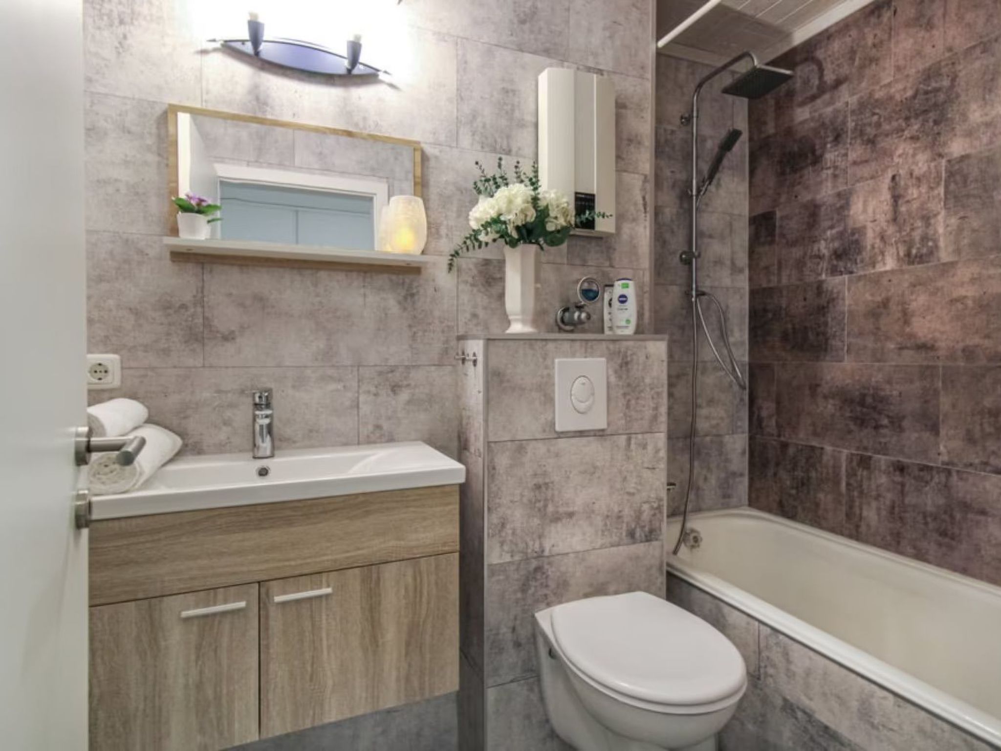 Apartment Luna-Image-tags.info