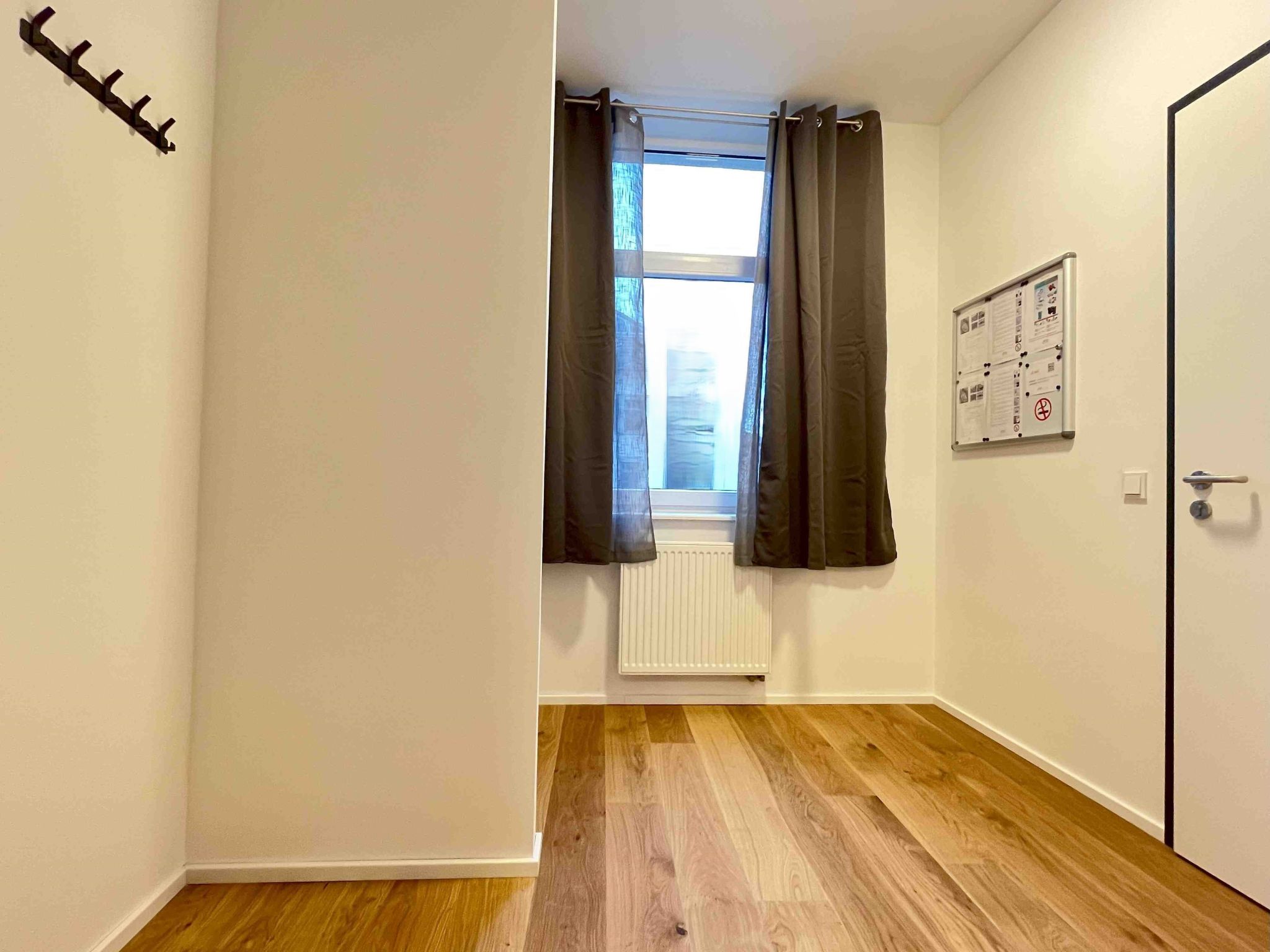 AM1056-Image-tags.info