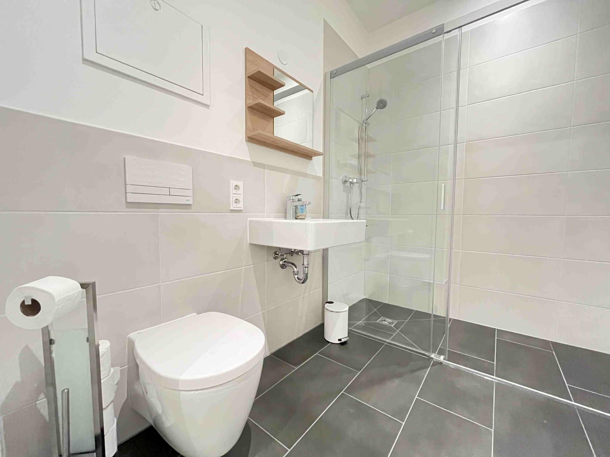 AM1056-Image-tags.info