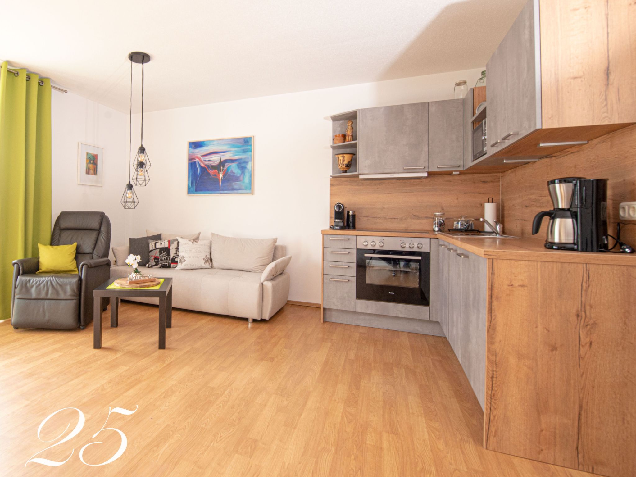 Appartement mit Balkon-Image-tags.info