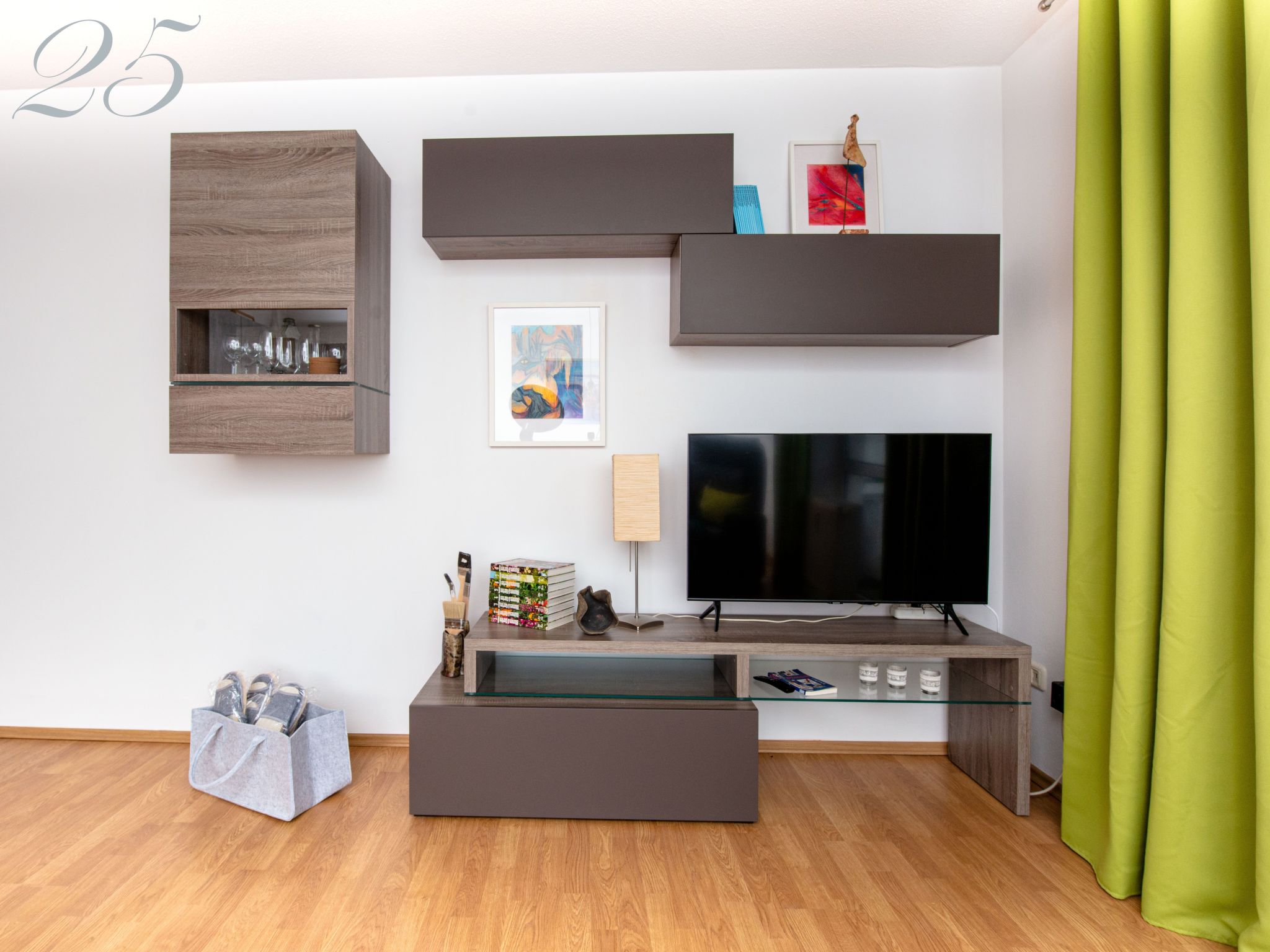 Appartement mit Balkon-Image-tags.info