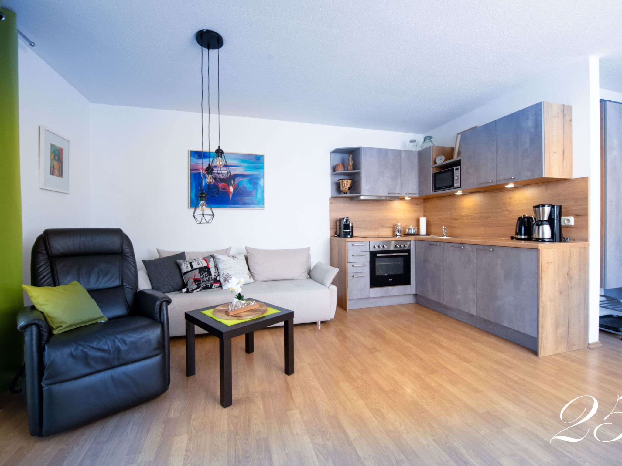 Appartement mit Balkon-Image-tags.info