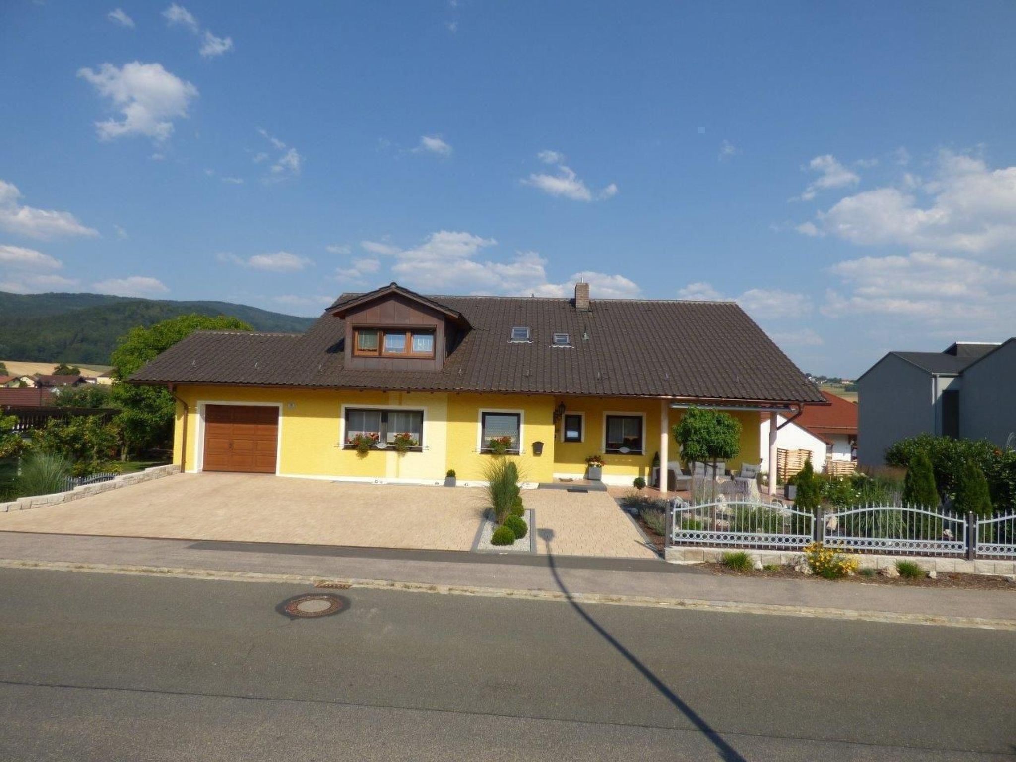 Komfortable Ferienwohnung mit Garten und Grill-Binnen