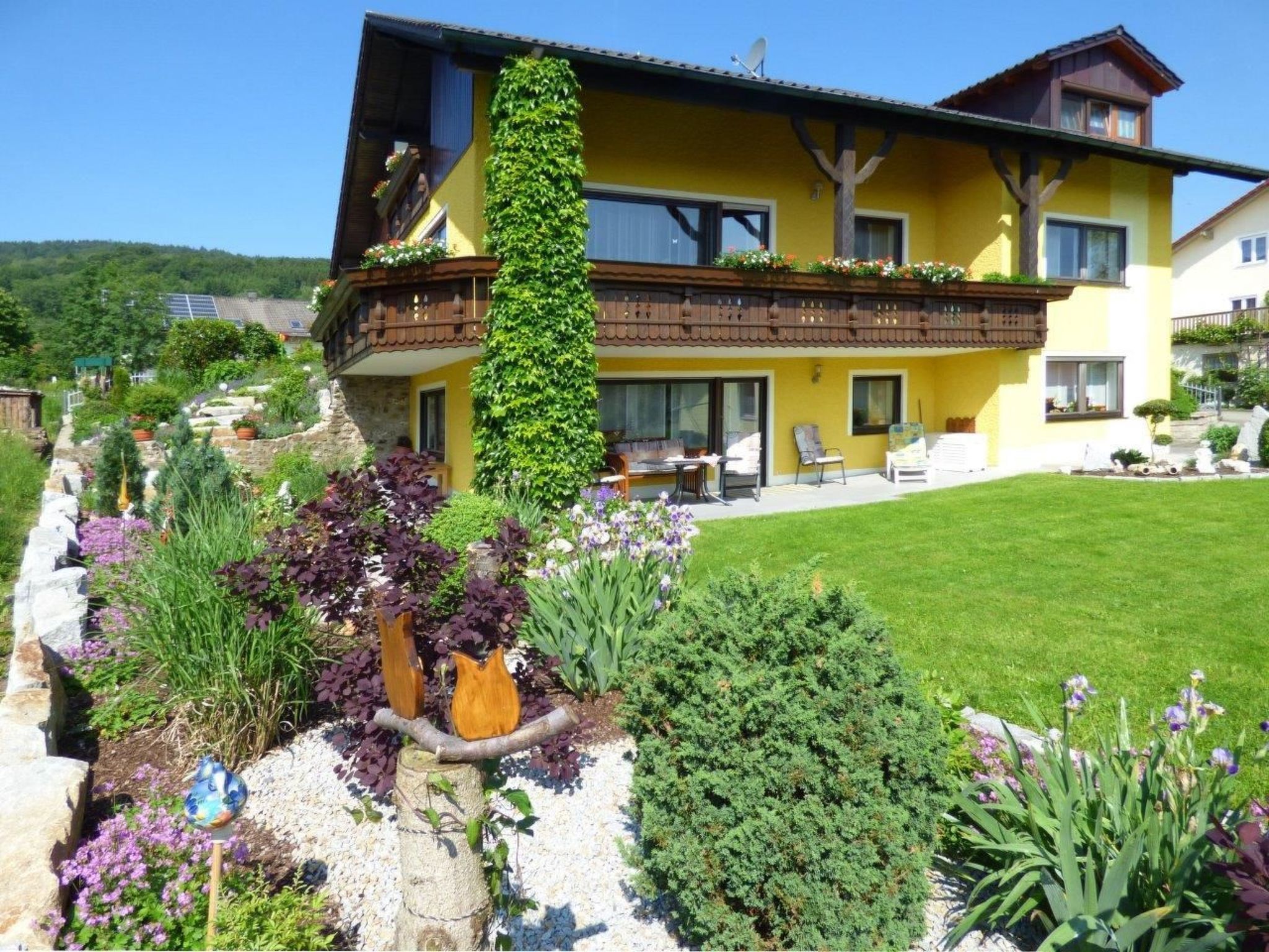 Komfortable Ferienwohnung mit Garten und Grill-Binnen