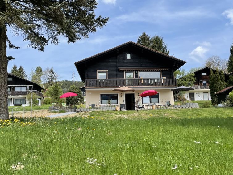 Wellness appartement aan het meer in Arrach met bergzicht in Arrach