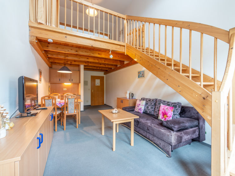 2-persoons appartement in Arrach met meer- en bergzicht in Arrach