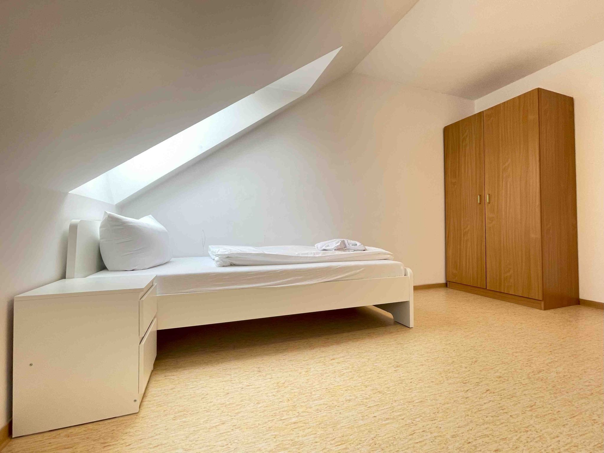 STA1079-Image-tags.info