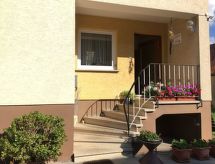 Große Ferienwohnung in Gosberg mit Terrasse, Garten und Grill