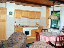 Appartement mit Garten, Grill und Terrasse