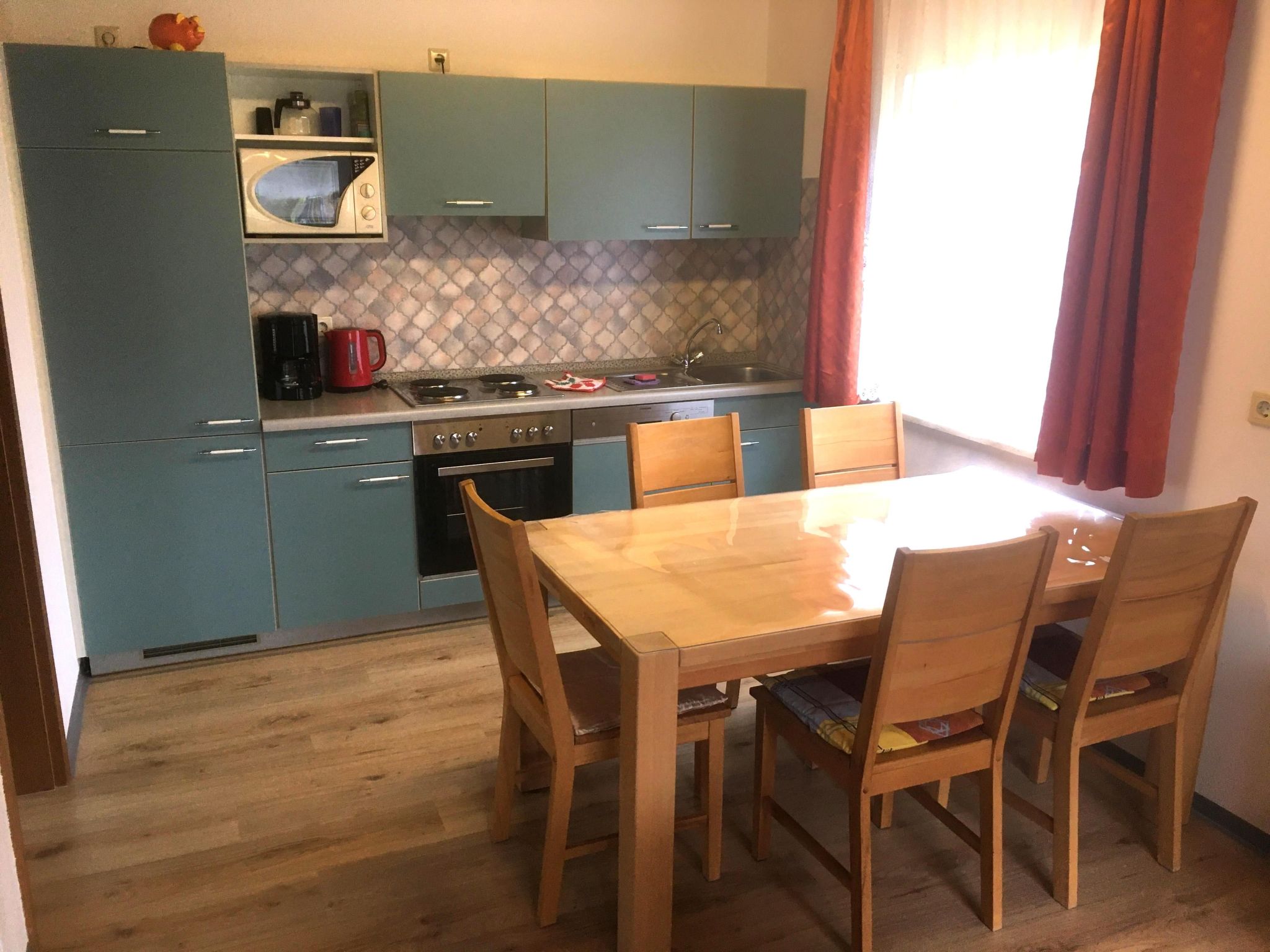 Haus mit Spielwiese-Binnen