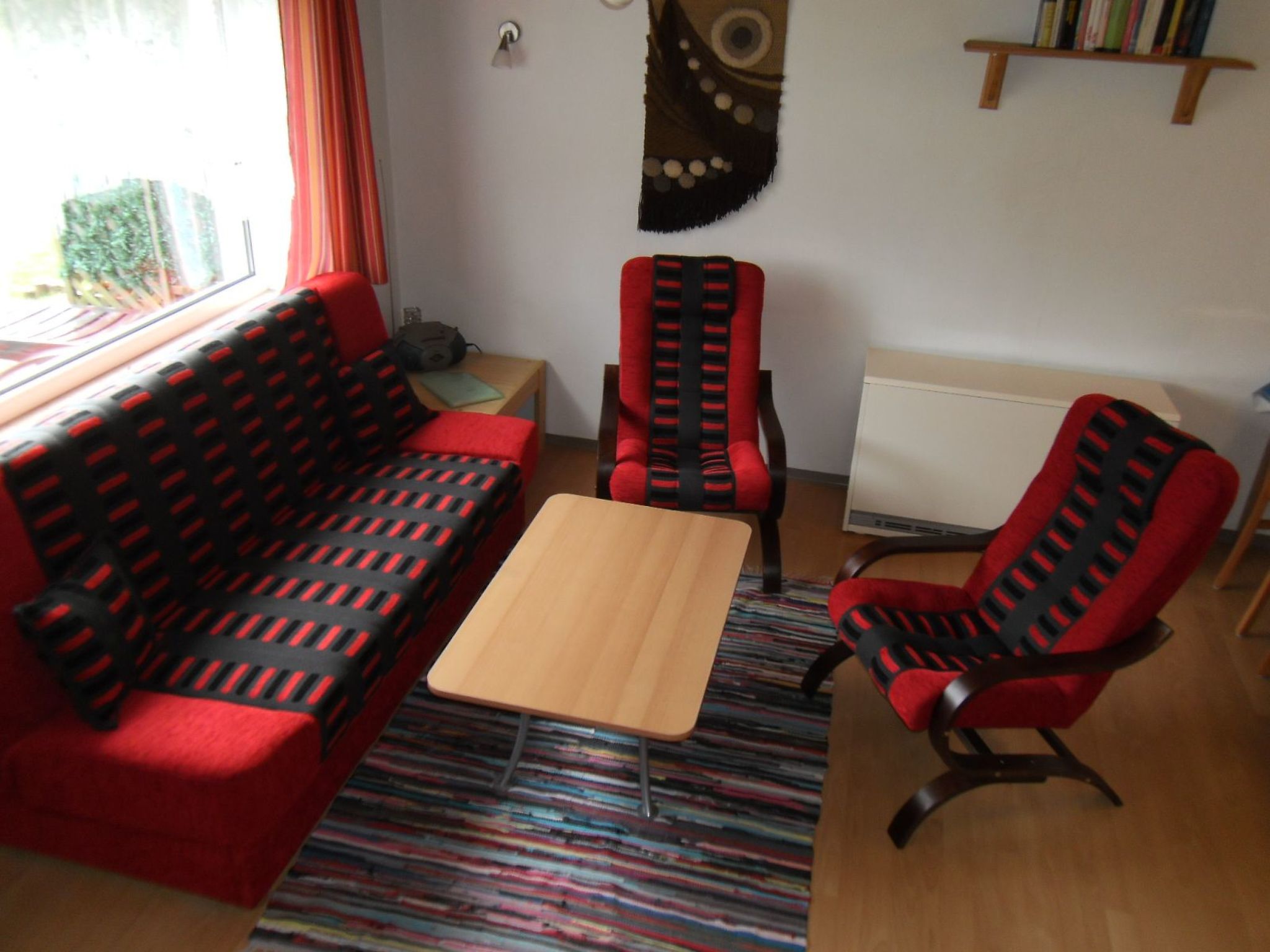 Haus mit Spielwiese-Binnen