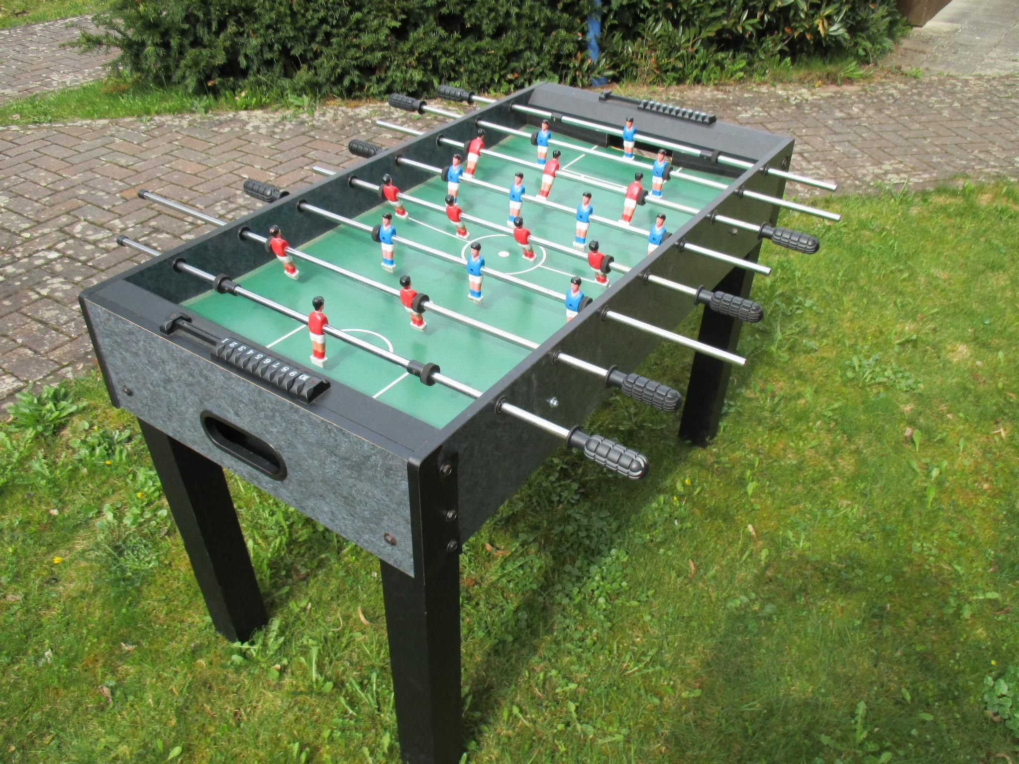 Haus mit Spielwiese-Binnen