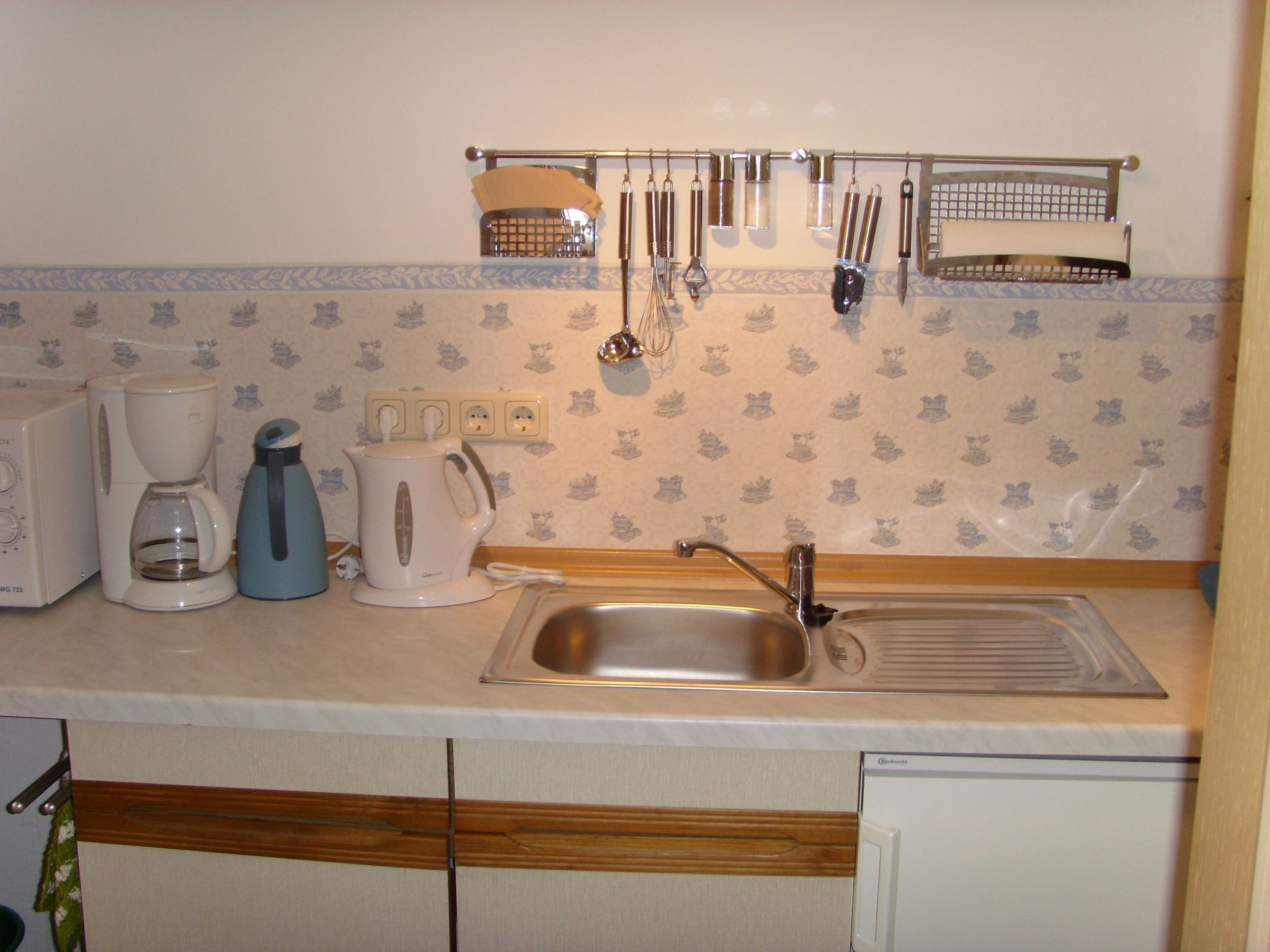 Mit Blick zur Wallfahrtskirche-Binnen