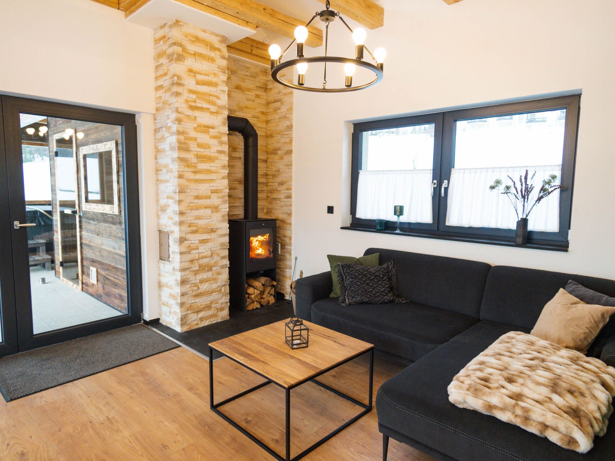 Frankenwald Lodge-Inside