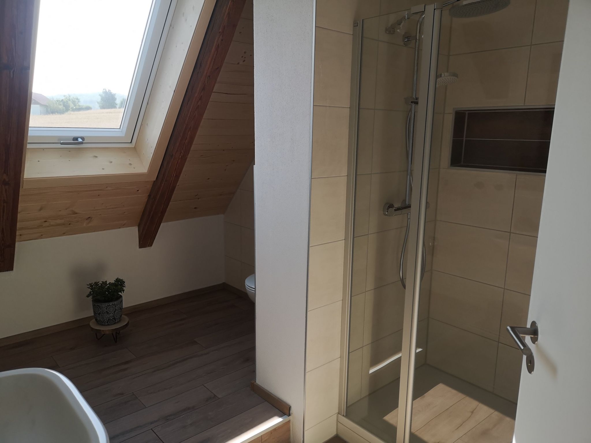 Moderne Ferienwohnung mit Hot Tub und Fasssauna-Image-tags.info