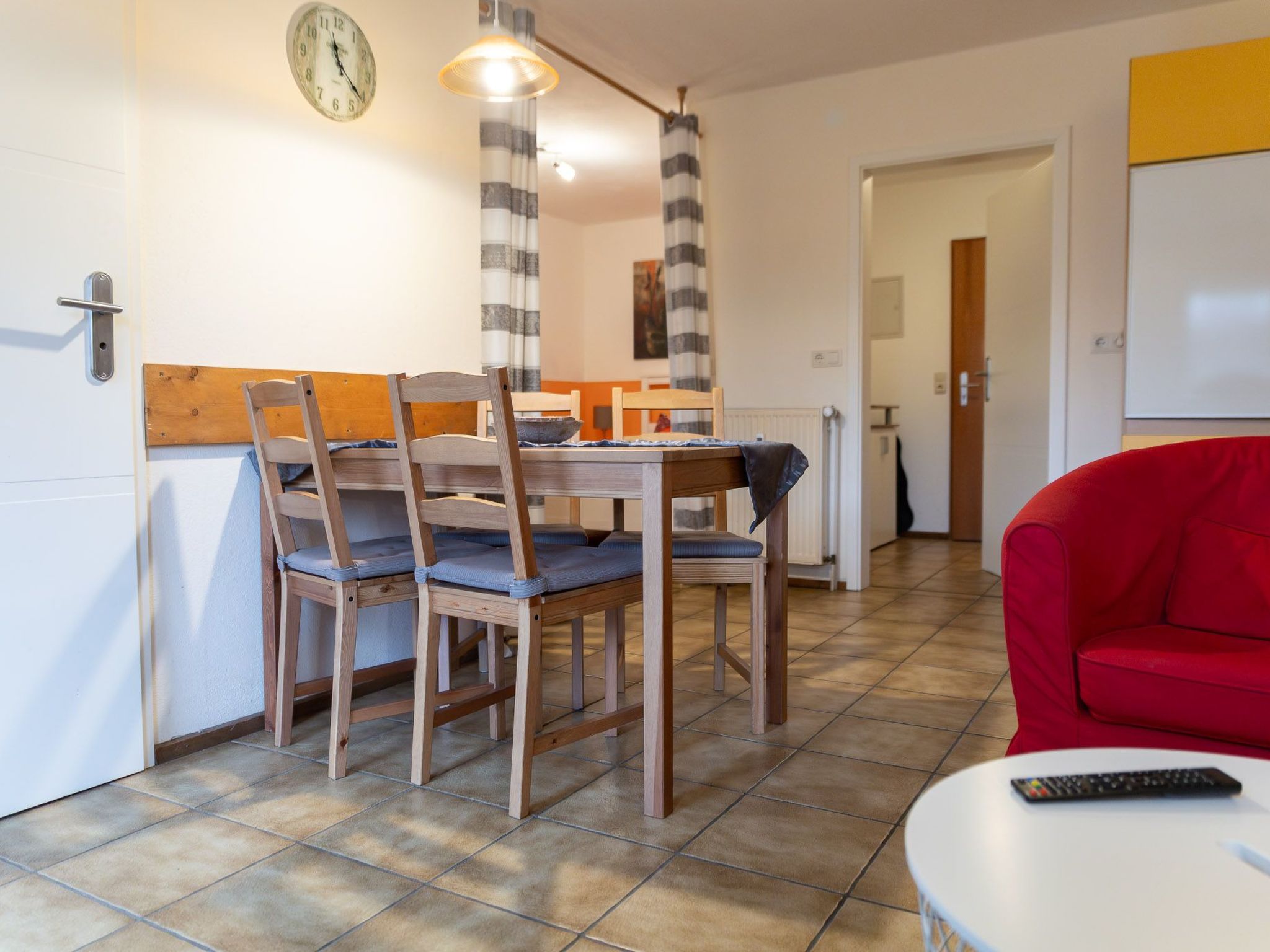 Mit Balkon und Geschirrspülmaschine-Binnen