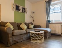 Rustiek appartement in Weißenstadt met balkon, nabij meer en Fichtelgebergte - thumbnail 1