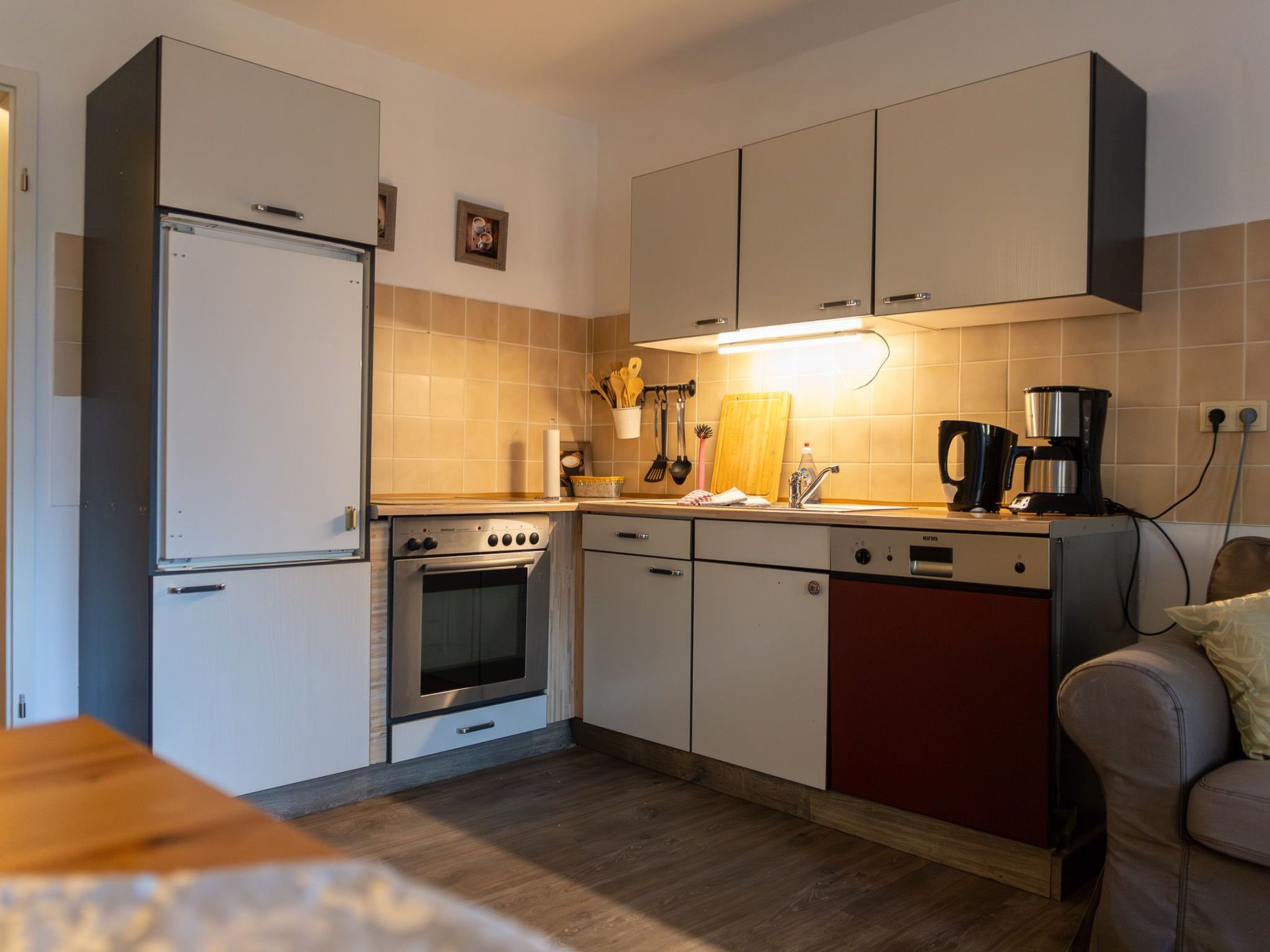 Mit zwei Schlafzimmern und Balkon-Dedans