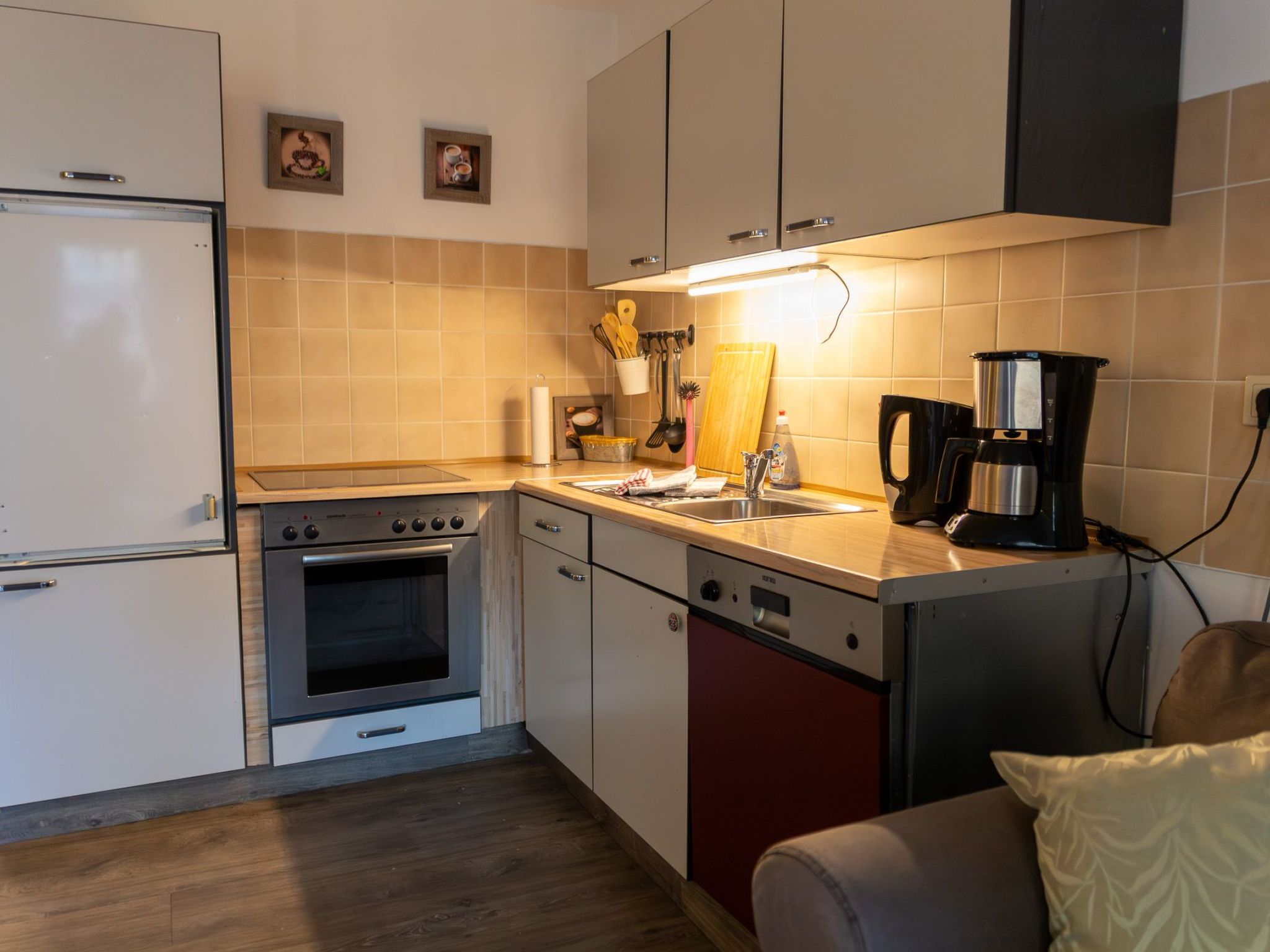 Mit zwei Schlafzimmern und Balkon-Dedans