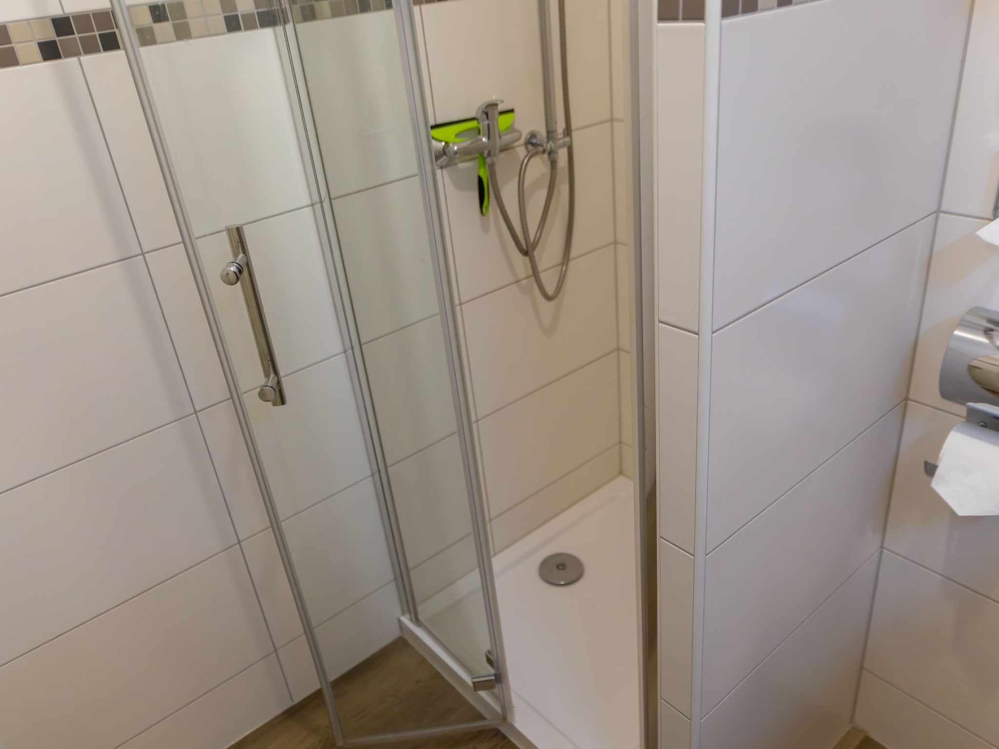 Mit zwei Schlafzimmern und Balkon-Dedans