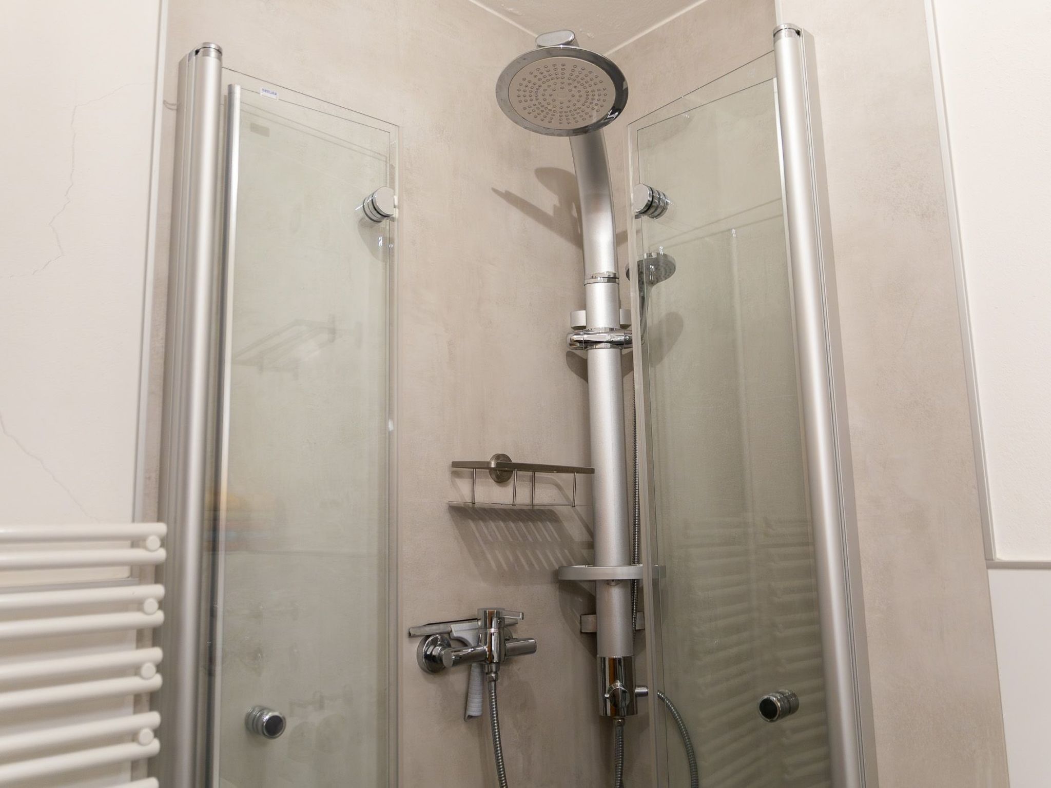 Mit zwei Schlafzimmern und Terrasse-Dedans