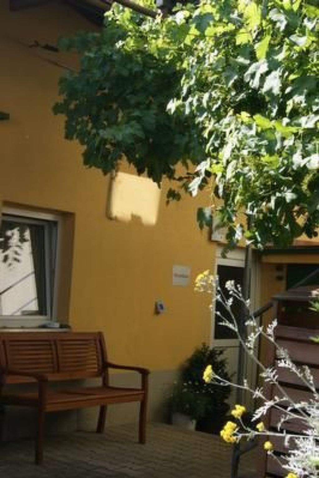Kleine Dachwohnung — view 1 of 14