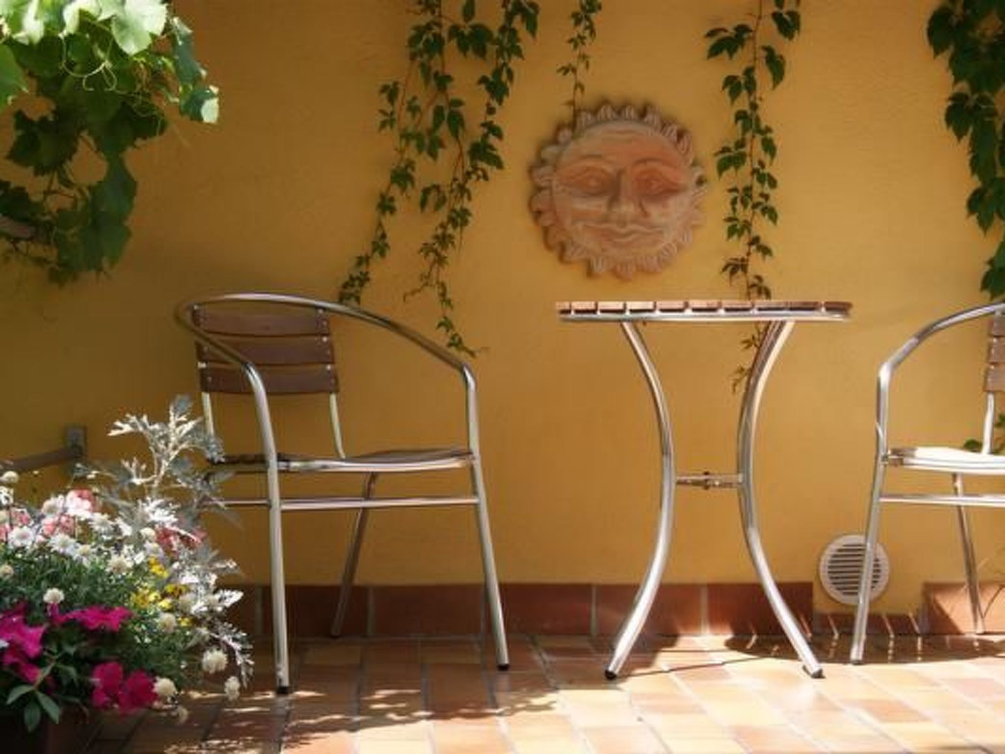 Kleine Dachwohnung — Terrace (2 of 12)