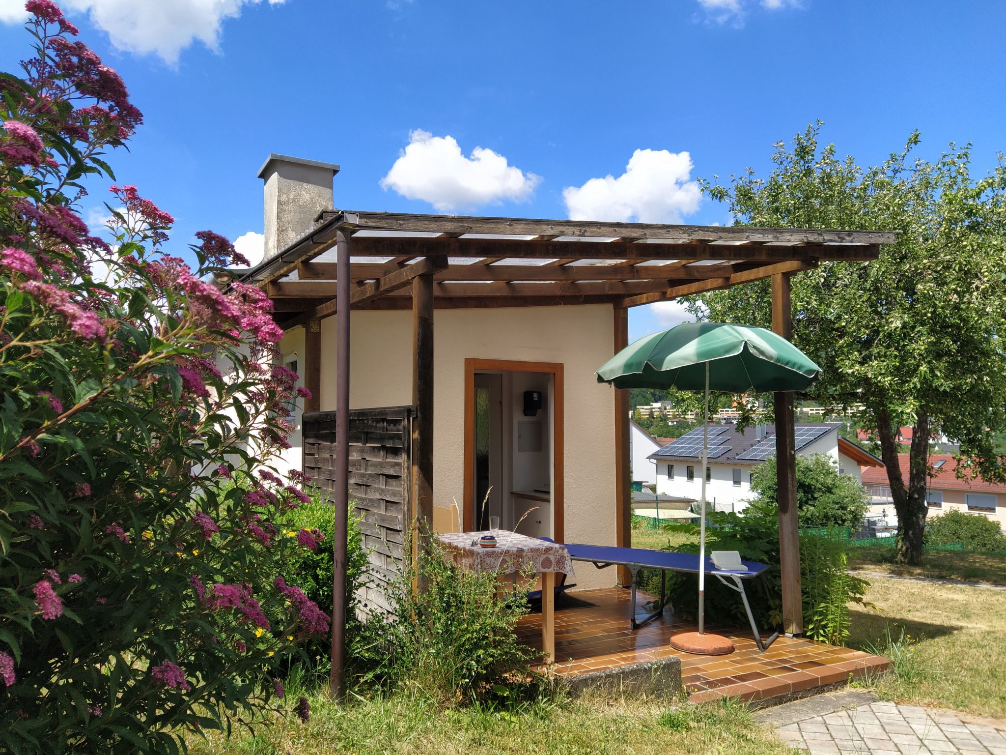 Kleines Ferienhaus mit Garten und Grill in Garitz-Binnen
