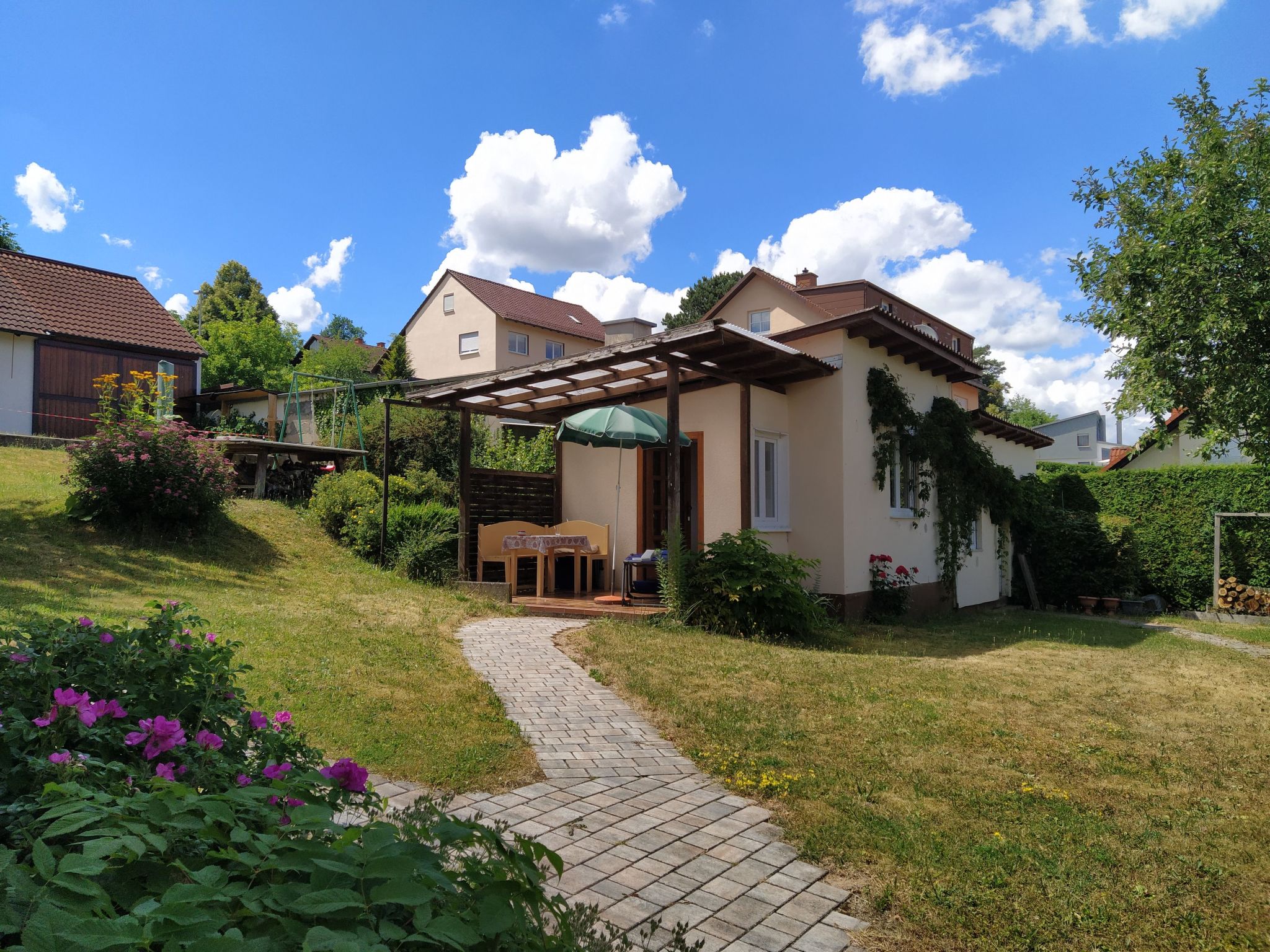 Kleines Ferienhaus mit Garten und Grill in Garitz-Binnen